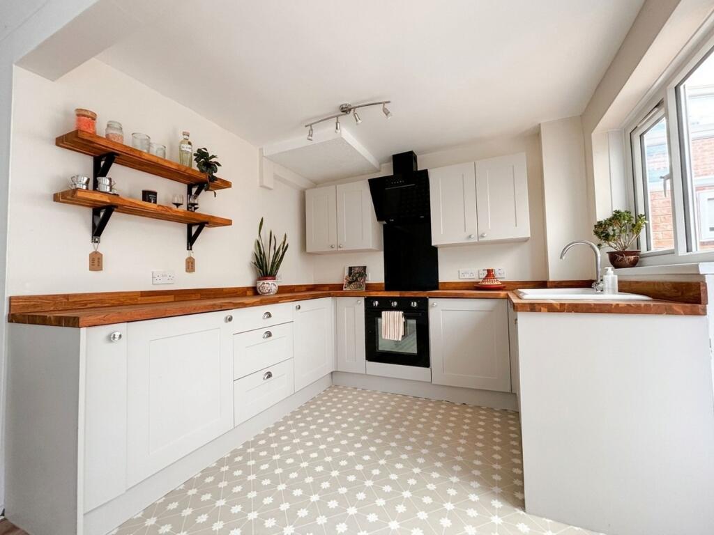 Russet Close, Olveston, BS35 photo 5