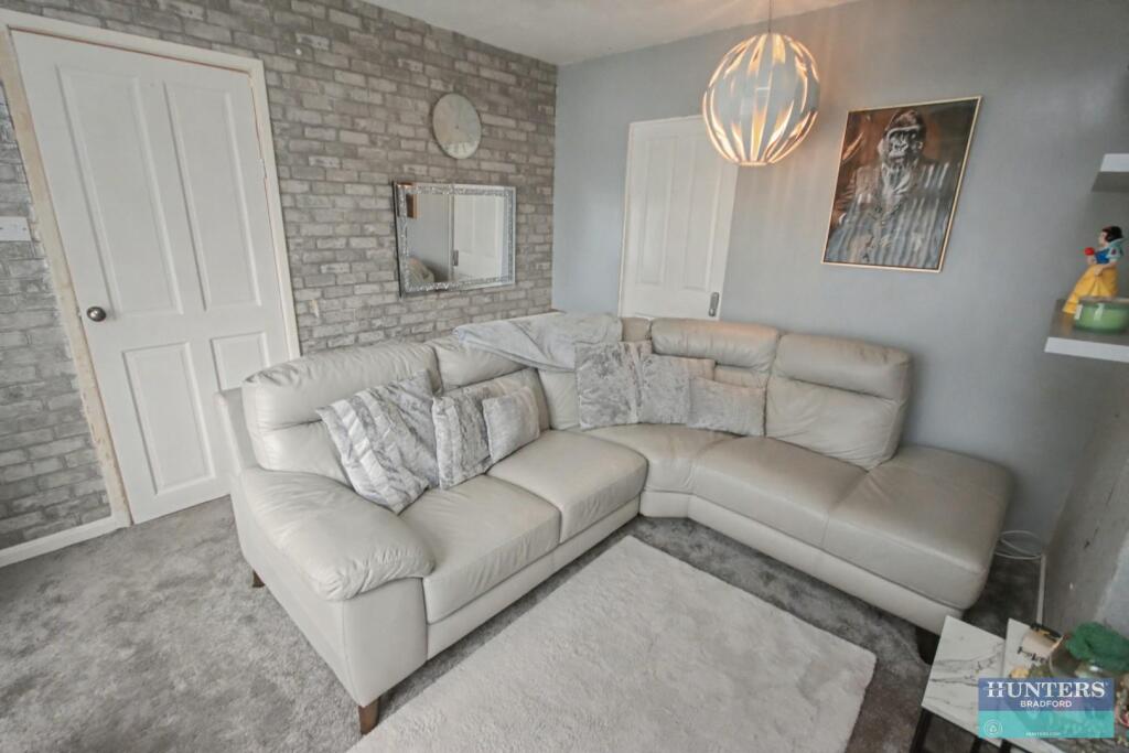 Telscombe Drive Bradford, BD4 9AF photo 3