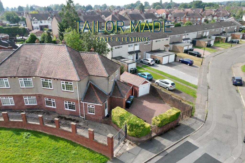 Main image of property: Lyndale Road, Coventry - Large Ground Floor 3 Bedroom Flat