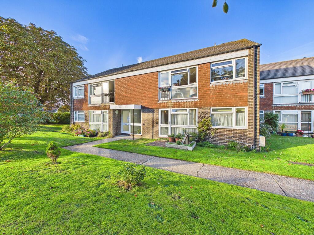 2-bed flat on Bathurst Road, Folkestone, Kent, CT20, £200,000