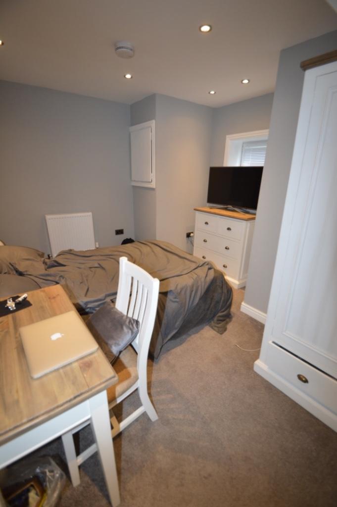 6 bedroom terraced house for rent