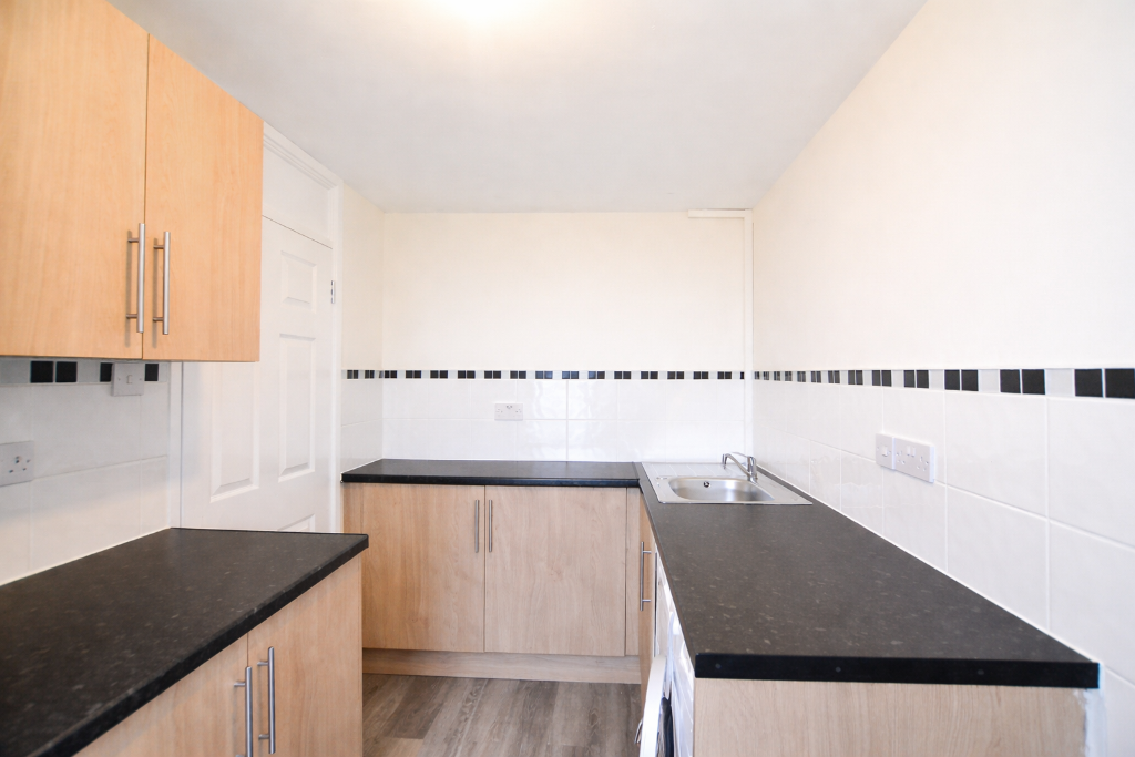 Apartment in Harlow, Brays Grove - View 4