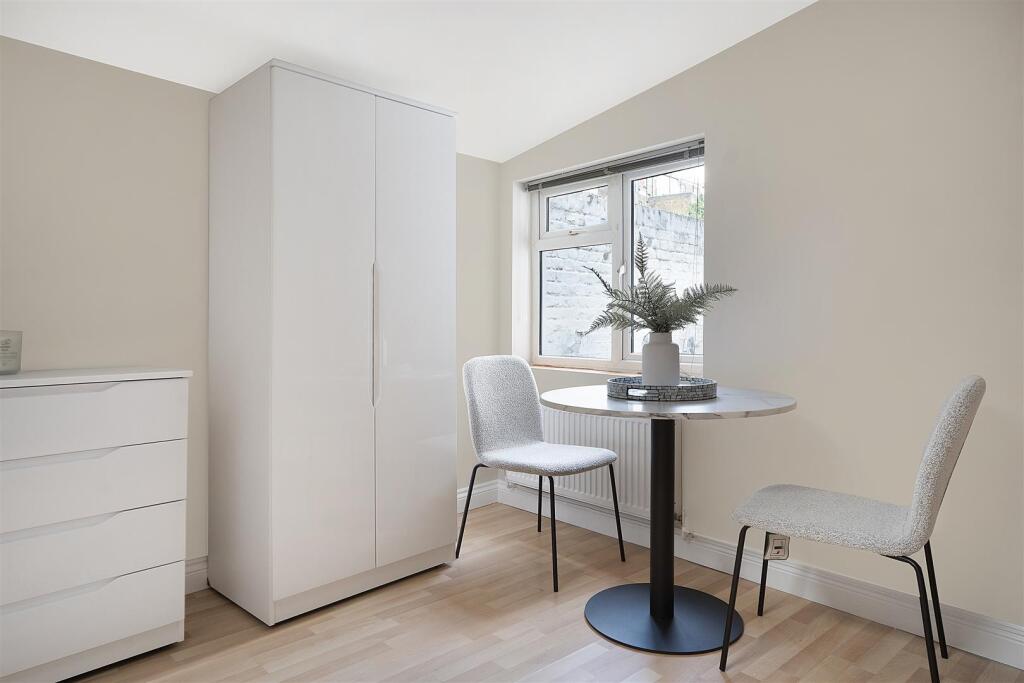 Studio flat for rent
