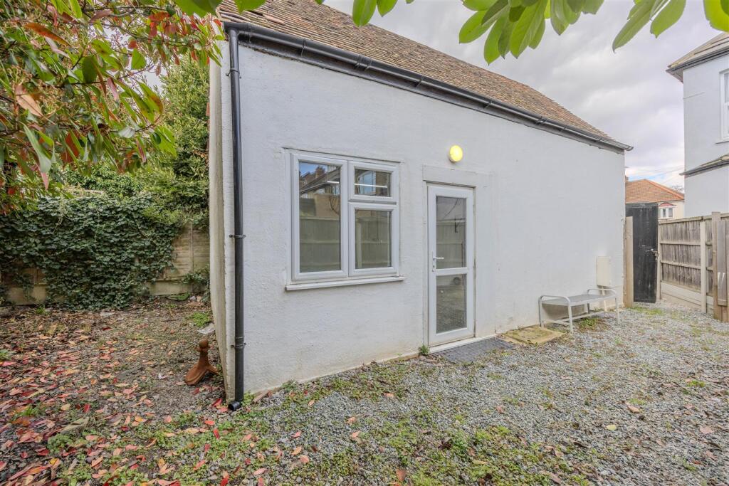 Garage, 117 Hadleigh Road, Leigh On Sea, Essex - View 2