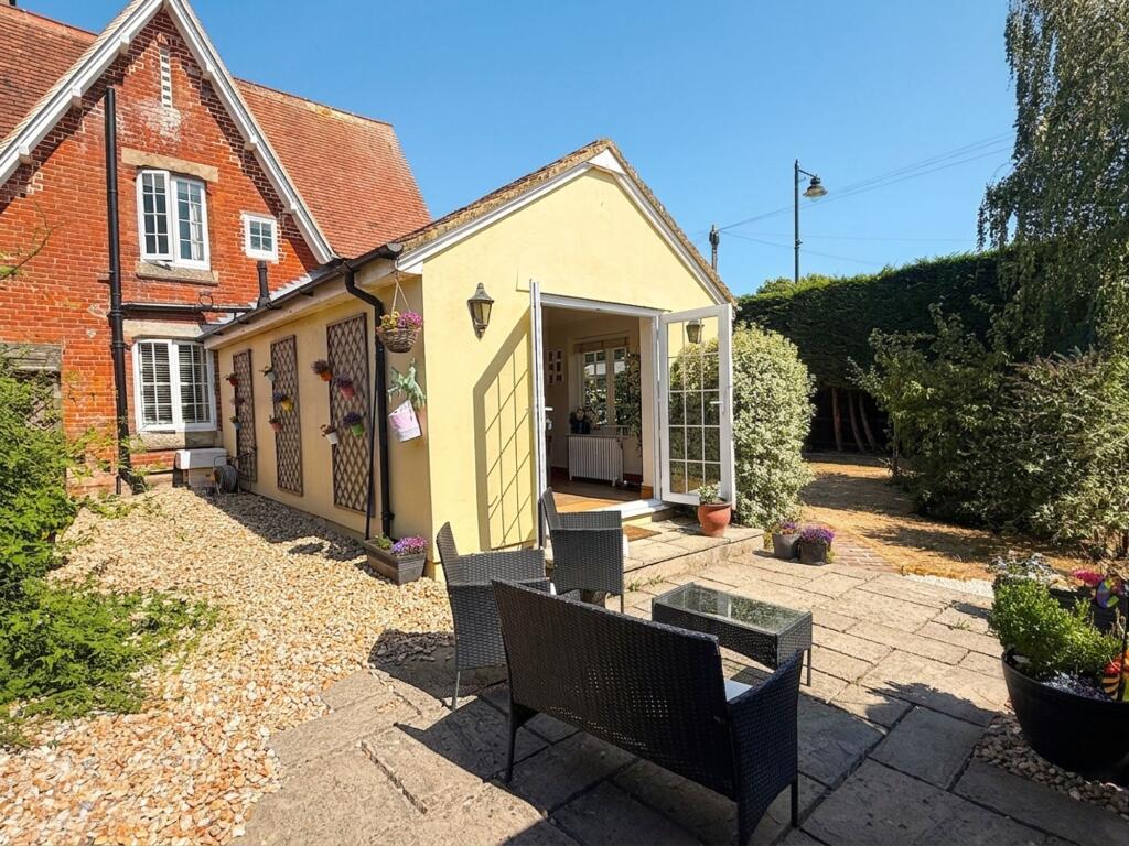 House in New Forest, Stonehills, Fawley - View 4