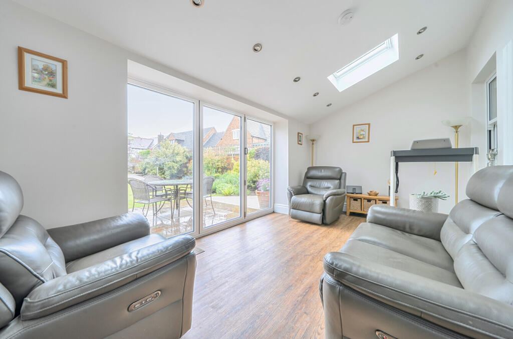 House in Chelveston, Caldecott - More