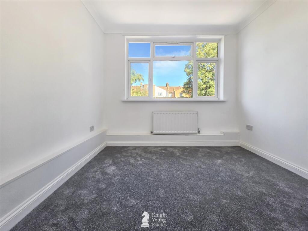 Apartment in Twickenham - View 5