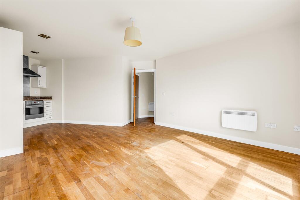 Apartment in Stevenage - View 5