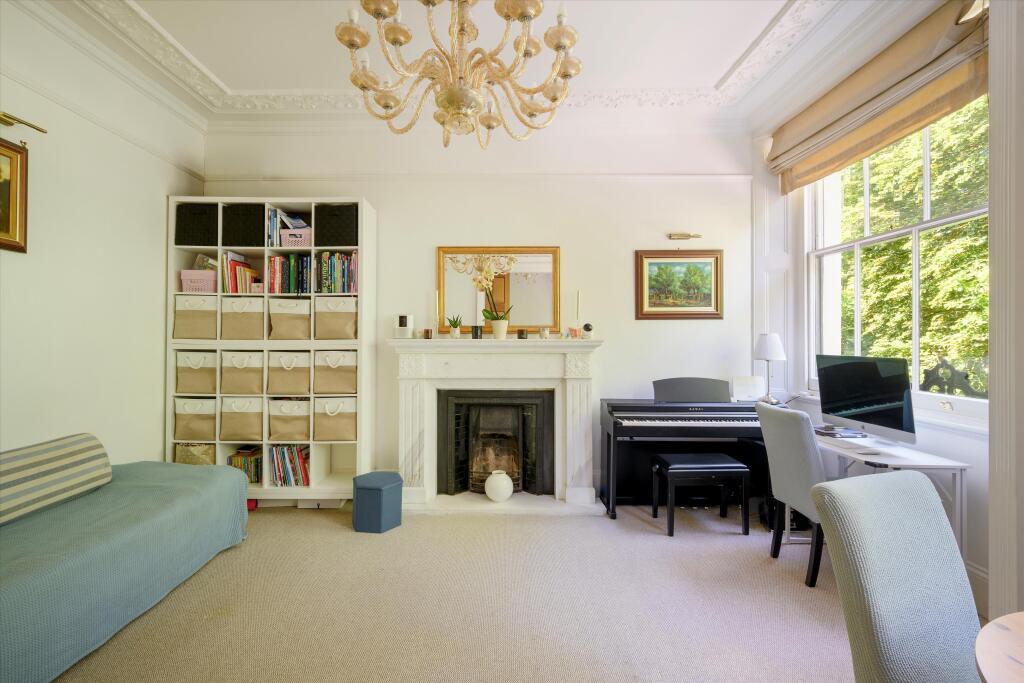 House in London - View 5