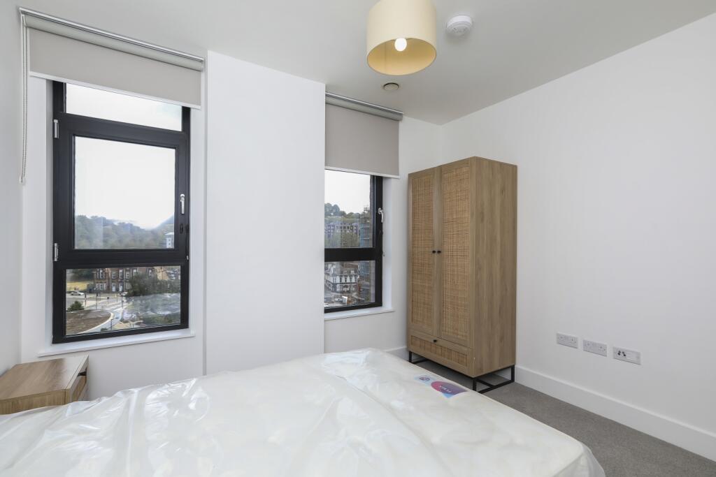 Apartment in Rochester - More