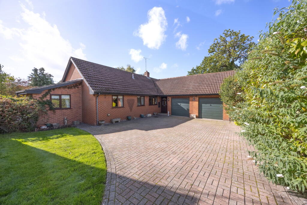 Main image of property: Kempsfield, Devizes, Wiltshire, SN10 5AX