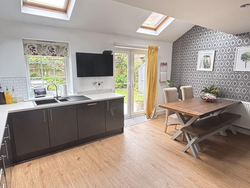 Steele Crescent, Llanfoist, Abergavenny photo 3