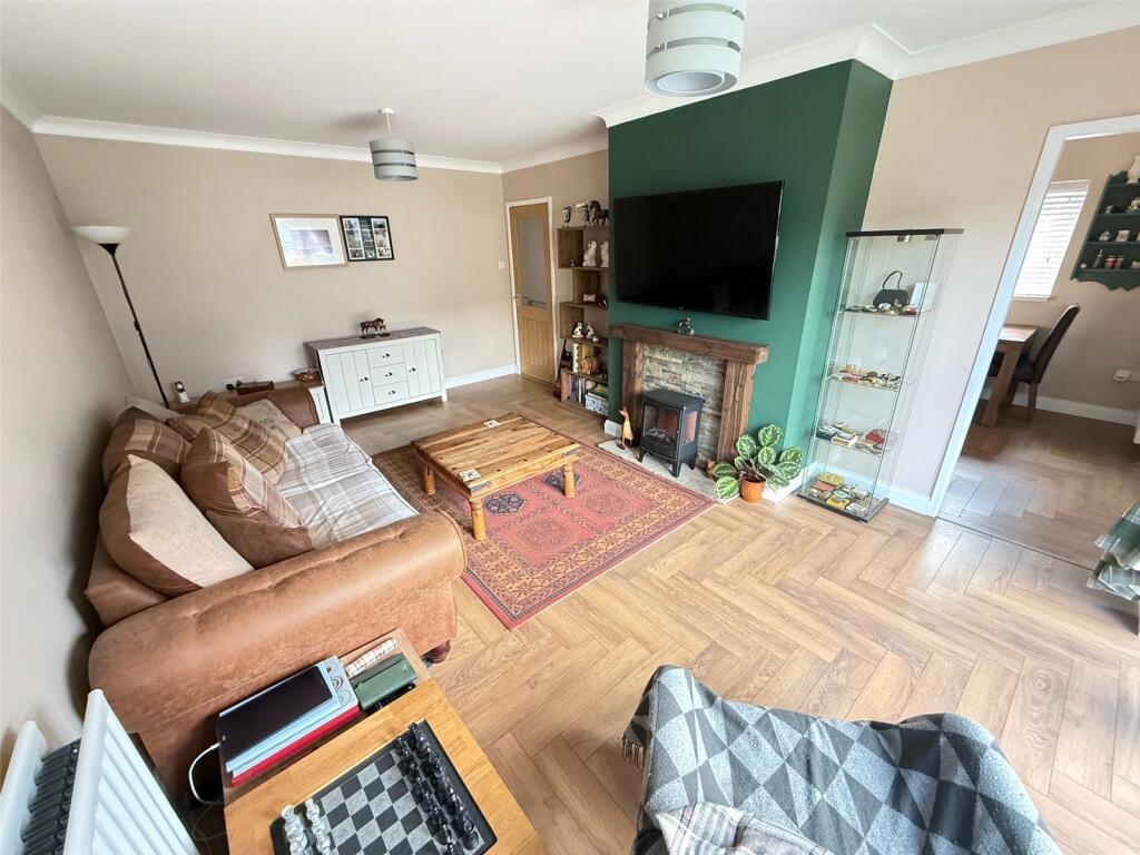 York Crescent, Newton Hall, Durham, DH1 photo 2