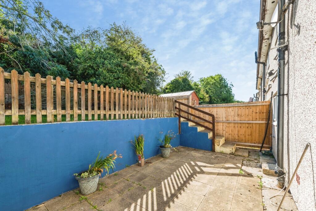 House in Swindon, Penhill, Central Swindon North - View 4