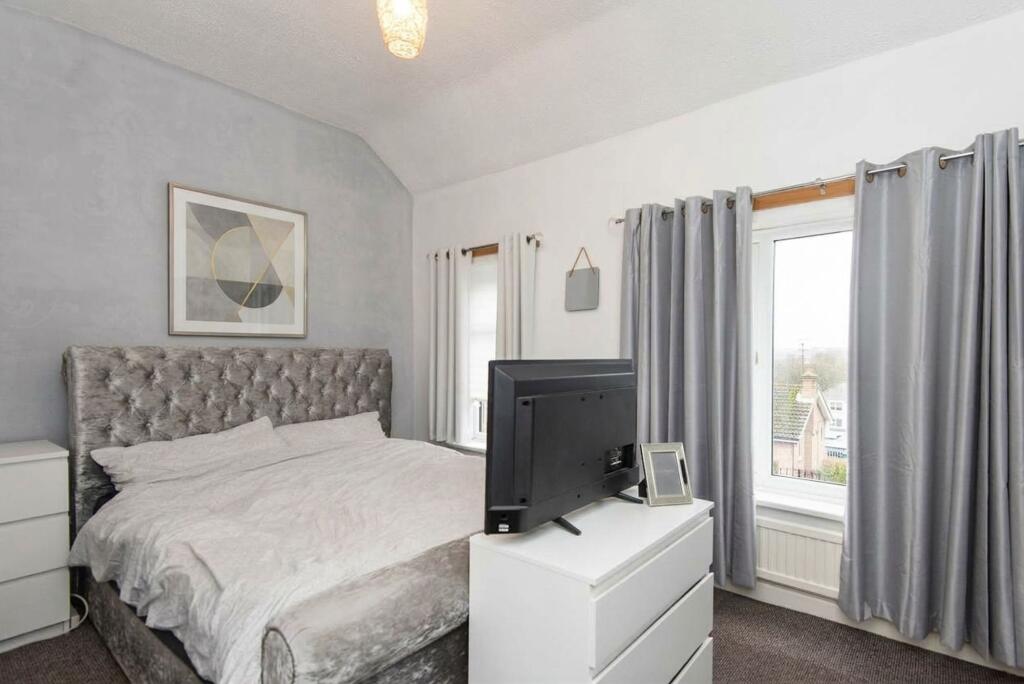 House in Chesterfield, Old Whittington - View 4