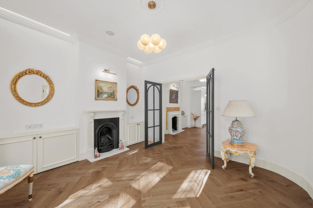 House in London - View 3