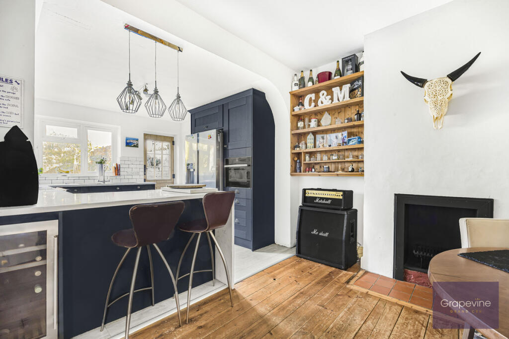 House in Twyford, Wokingham - View 5