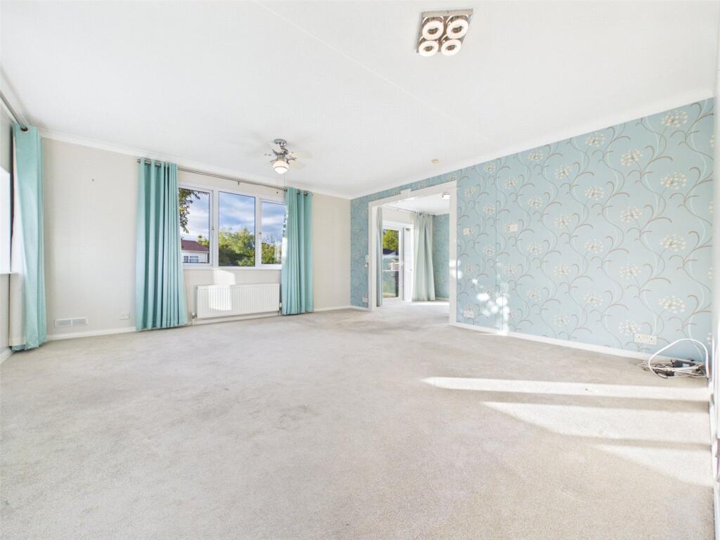 House in Gloucester - View 3