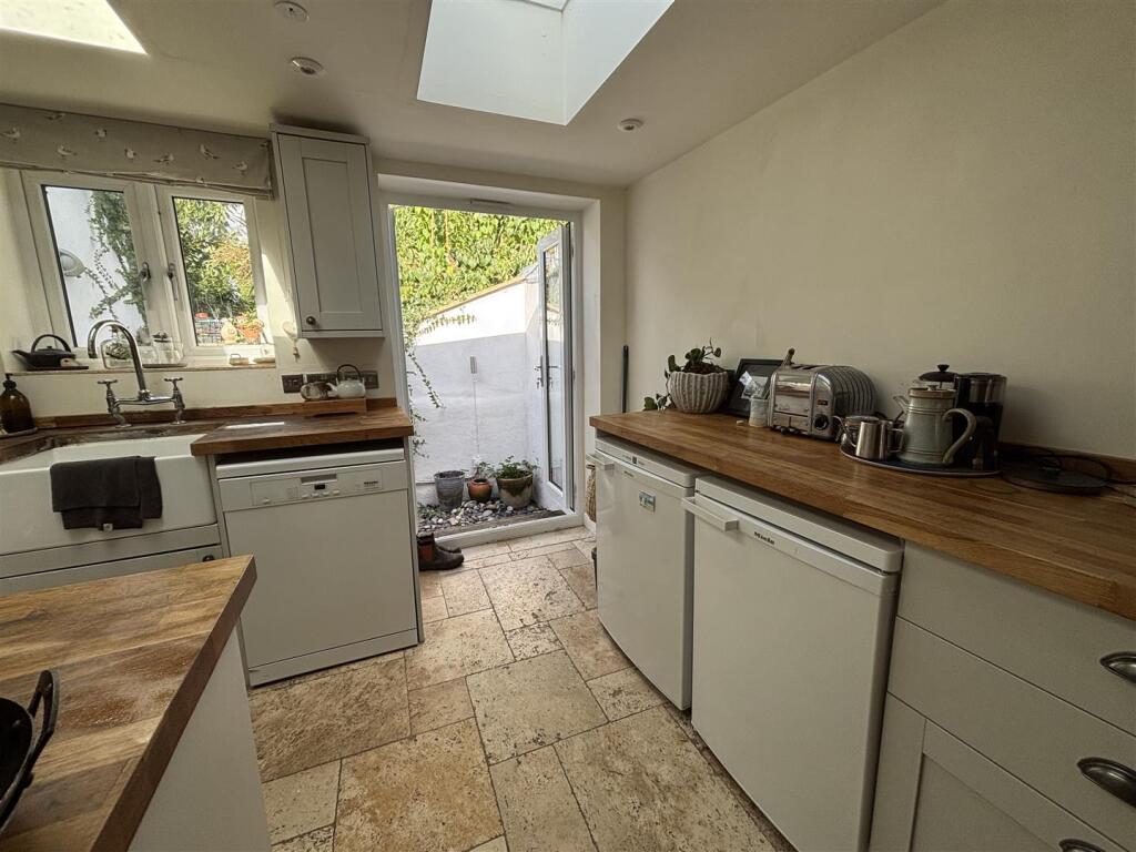 House in Charmouth - More