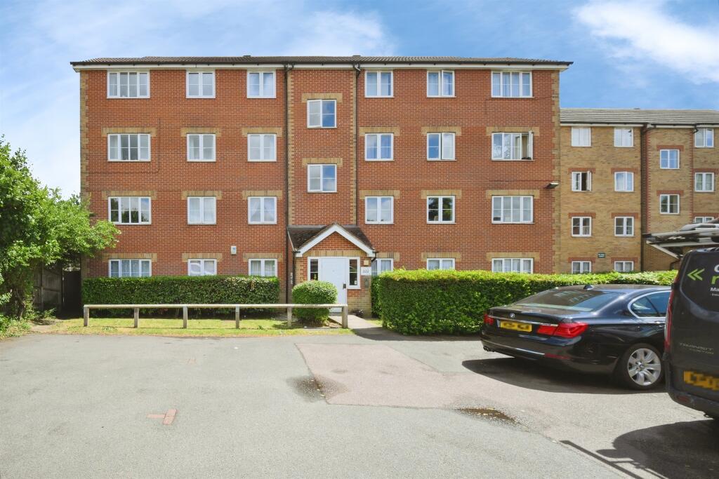 Main image of property: Colthurst Gardens, Hoddesdon