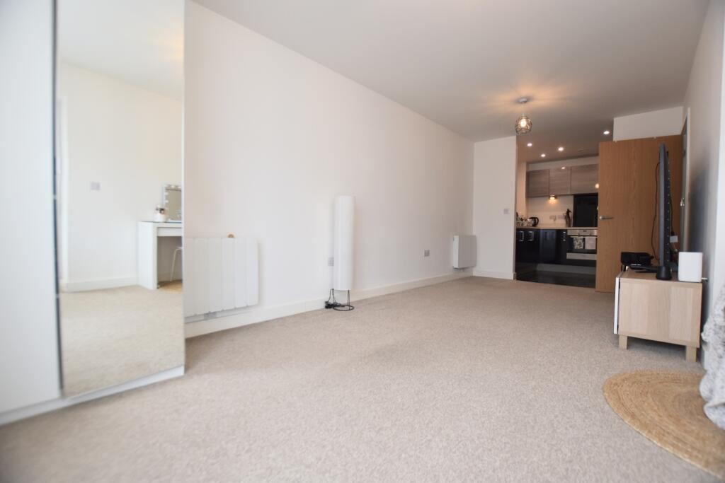 Apartment in Milton Keynes - View 5