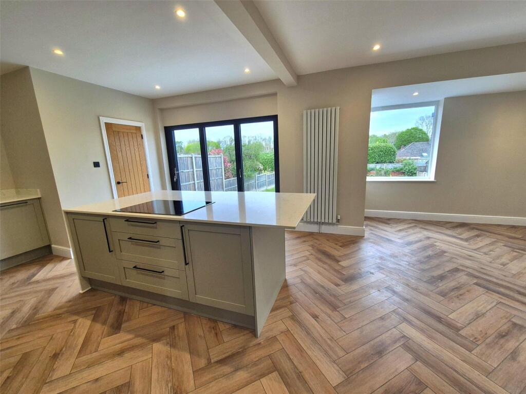 Main image of property: Wychwood Avenue, FINHAM, Coventry, CV3