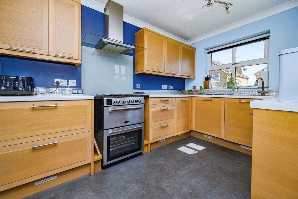 House in Luton - View 3