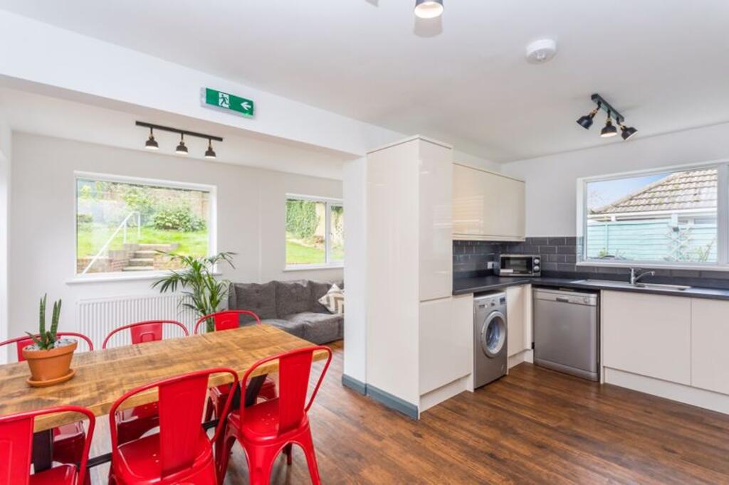 1 bedroom semi-detached house for rent