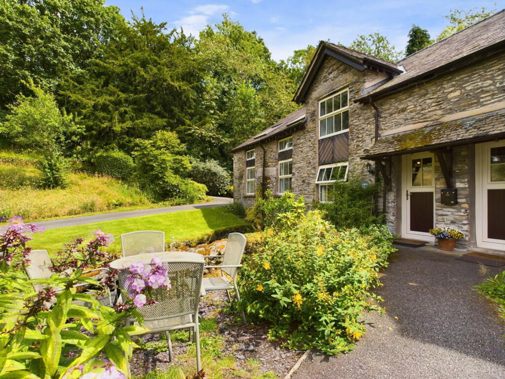 Main image of property: Gilpin View, 3 Starnthwaite Ghyll, Crosthwaite, Lake District, LA8 8JN
