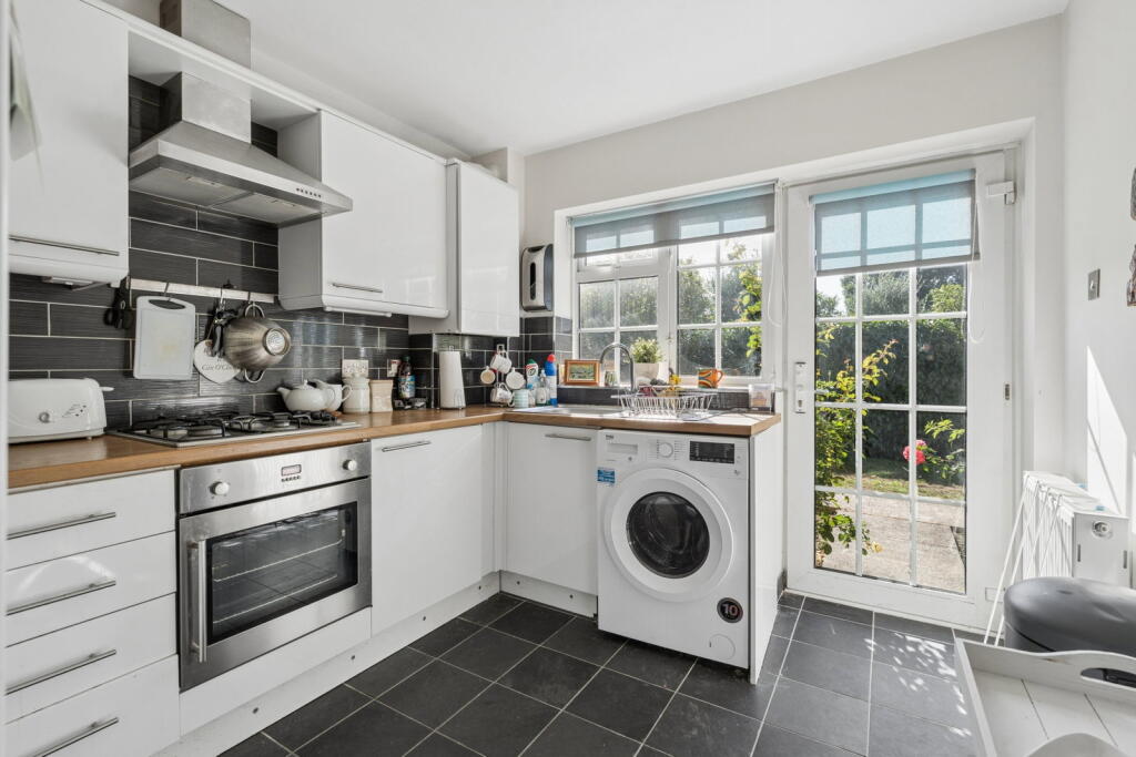 Apartment in Harrow - View 3