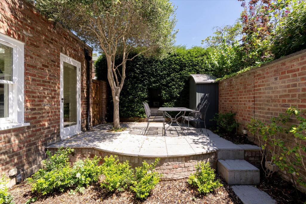 House in London - View 5