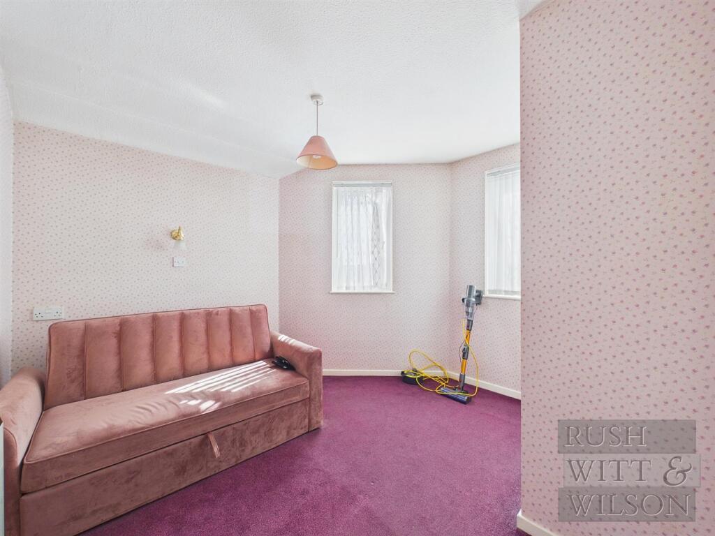 Apartment in Tonbridge - View 4
