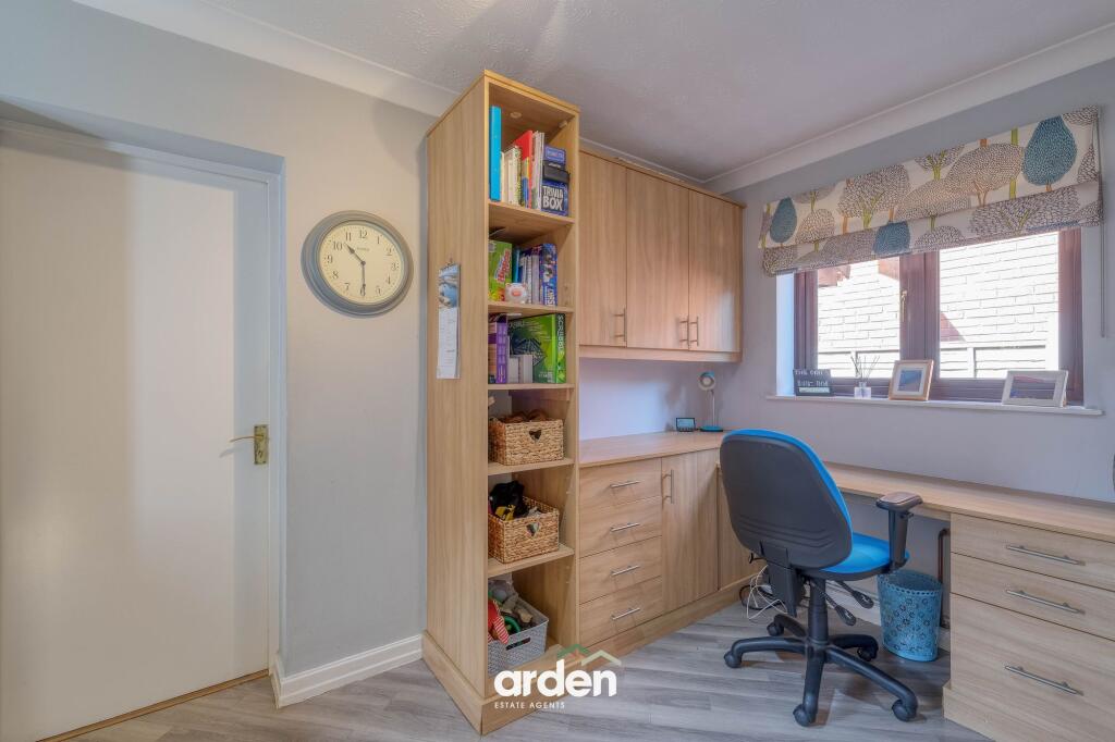 House in Bromsgrove, Lowes Hill - More