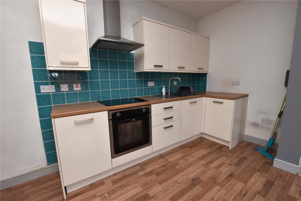 House in Wakefield - View 4