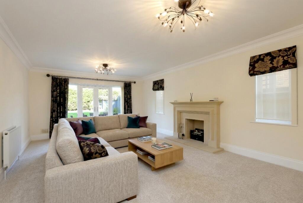 House in Slough - View 5