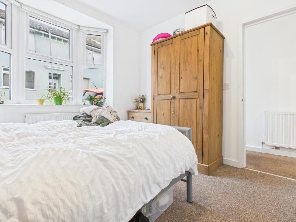 House in Brighton, Queen's Park - More
