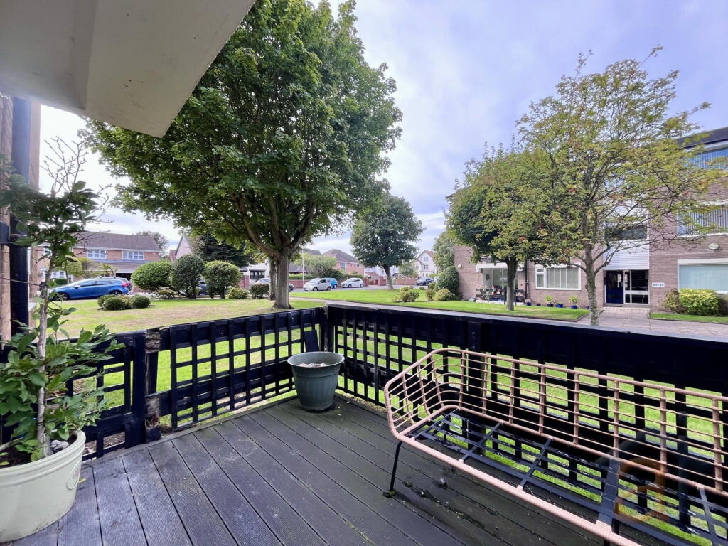 Apartment in Preston - View 3