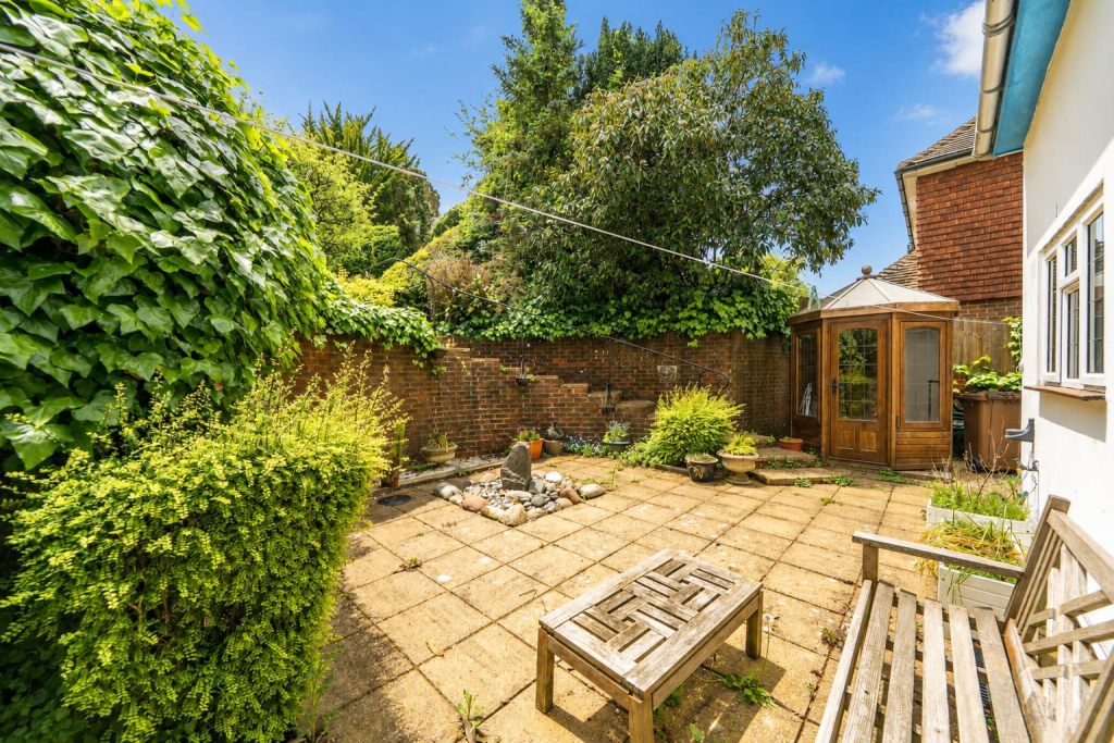 House in Guildford, Onslow Village - View 3