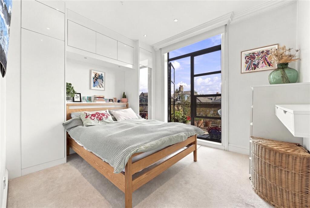 Apartment in London - View 4