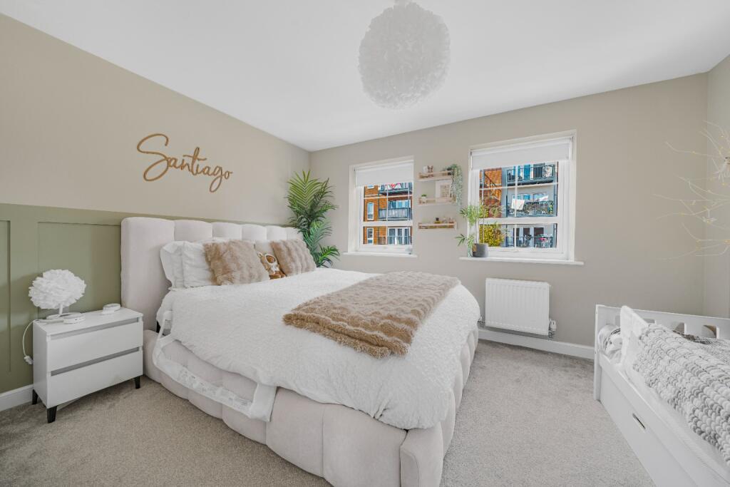 House in Runnymede, Chertsey - View 5