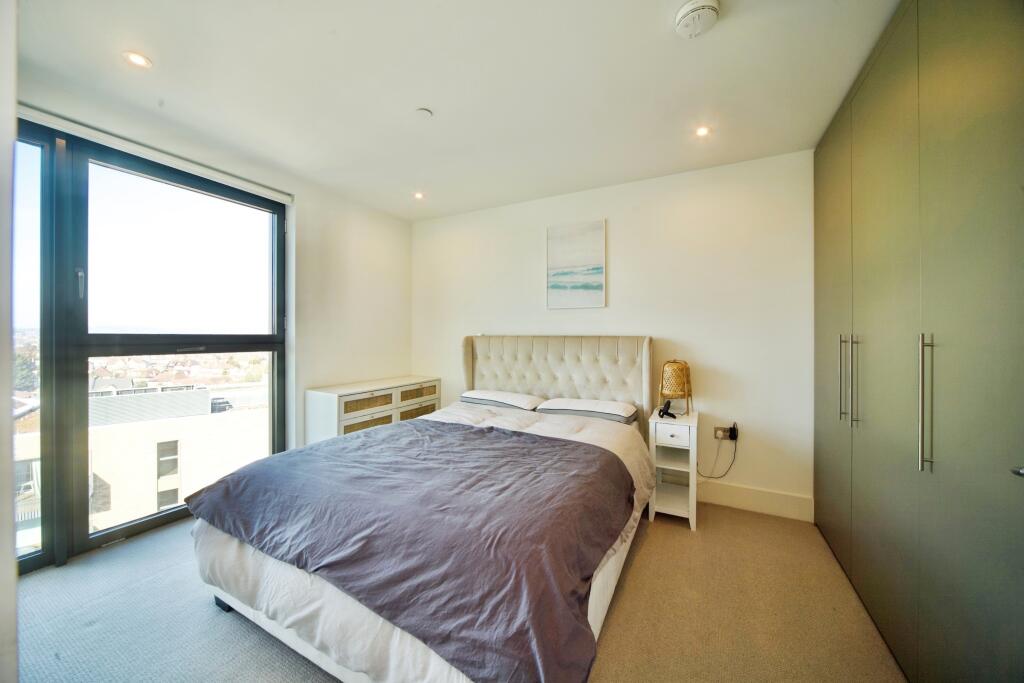 Apartment in Harrow - More