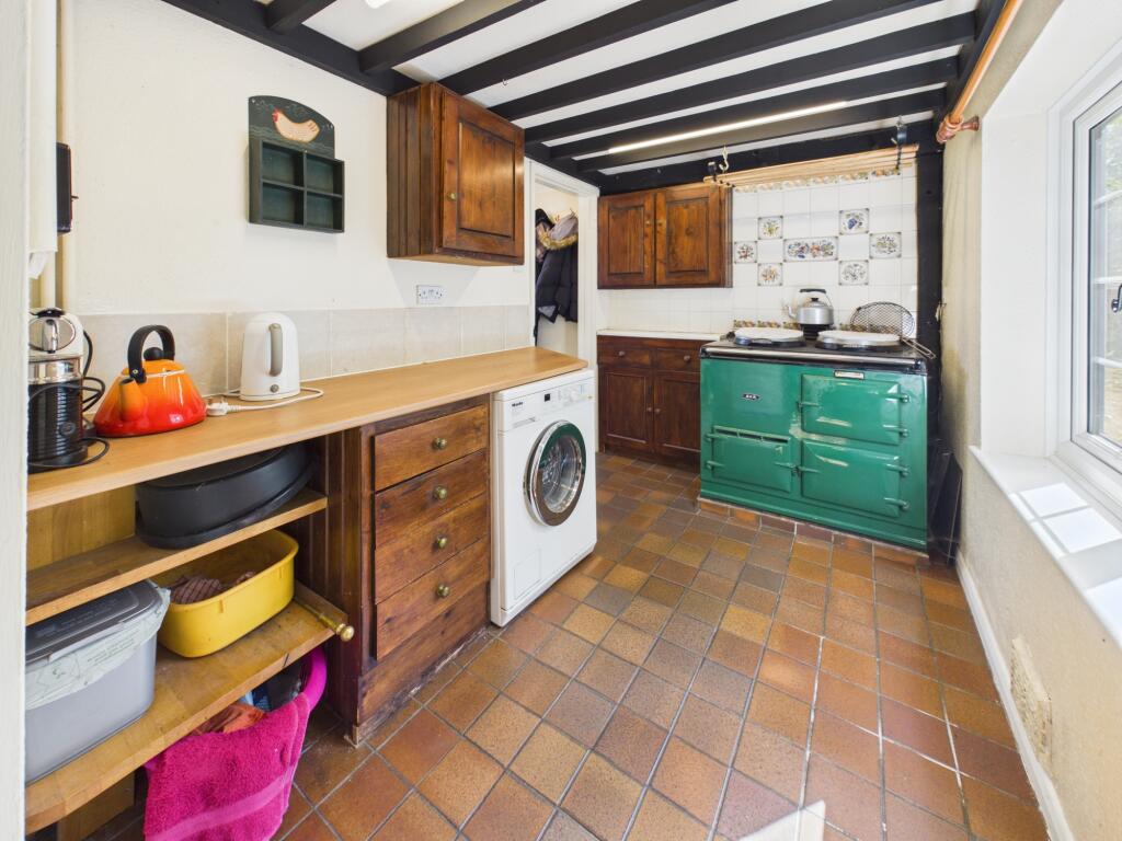 House in Basingstoke and Deane, Tadley - More