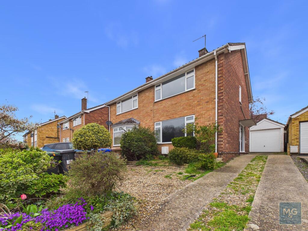 3-bed semi-detached on Winthrop Road, Bury St. Edmunds, IP33, £269,000