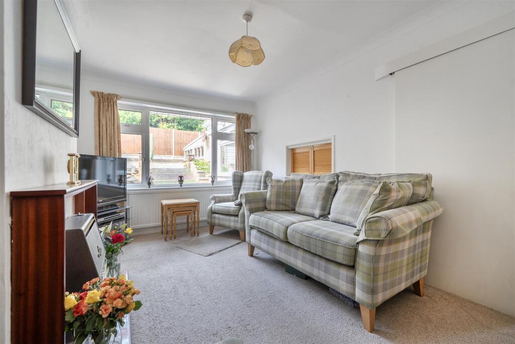 Oakdene Crescent, Portslade photo 4