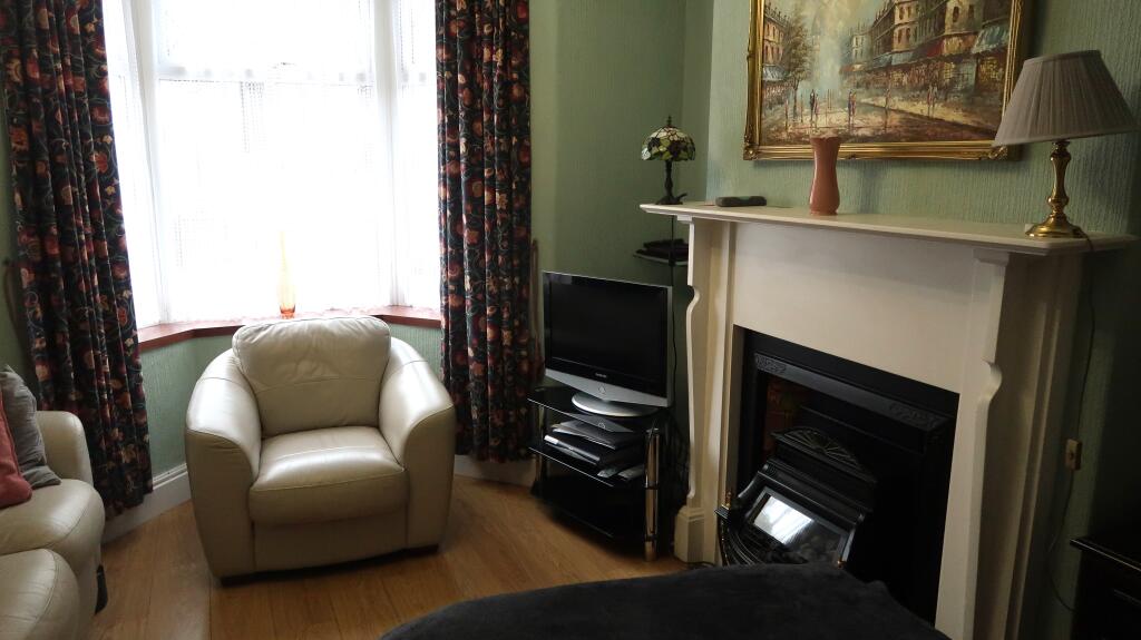 House in Newport - View 3