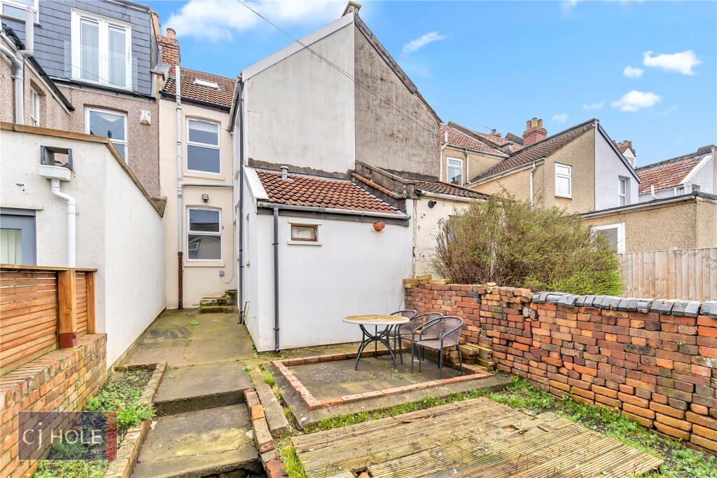 5 bedroom terraced house for rent