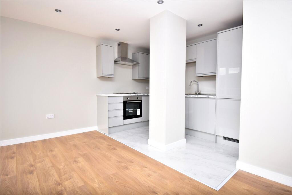 Main image of property: Oatsheaf Parade, Fleet Road, Fleet, Hampshire, GU51