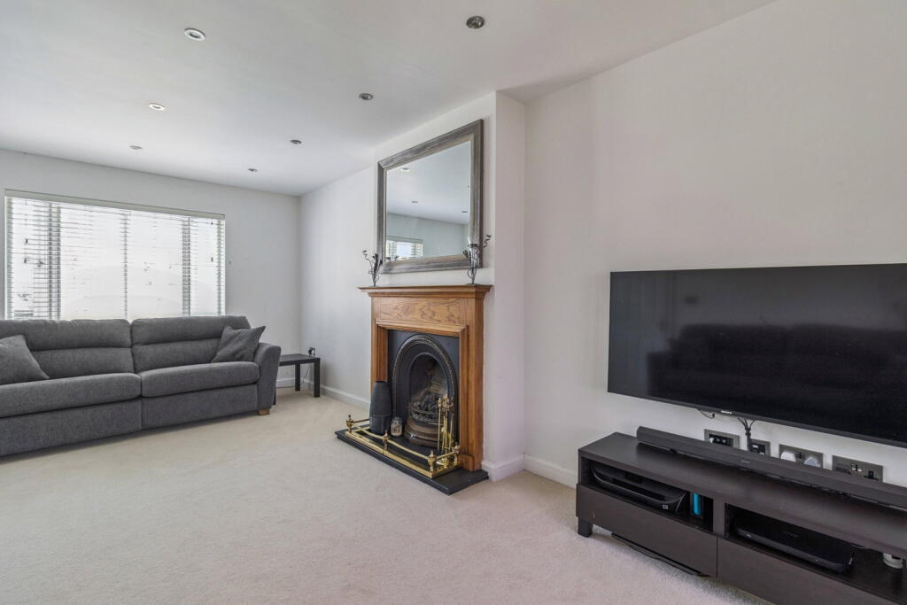 House in Harrow - View 3