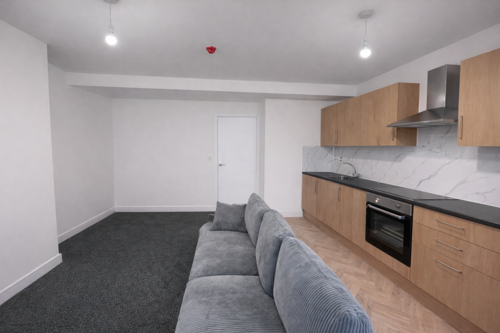 Main image of property: Commercial Street