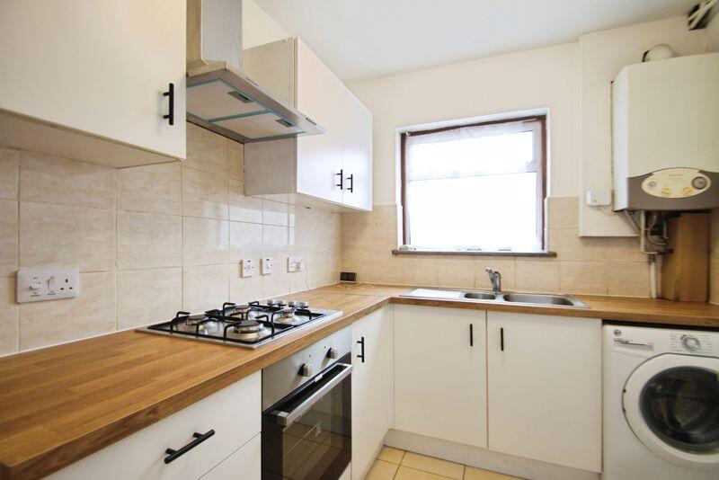 Epsom Close, Northolt photo 4